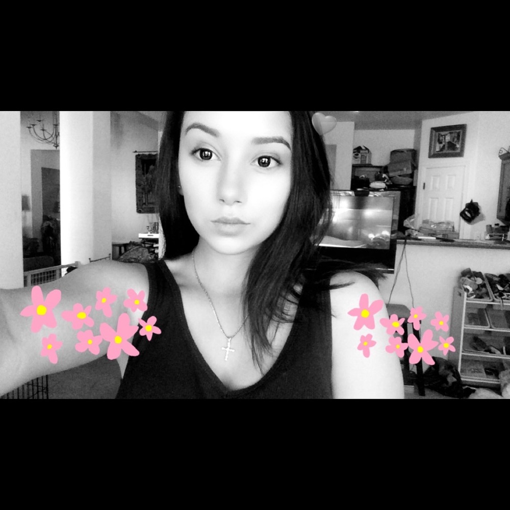 Meet your Posher, Violette